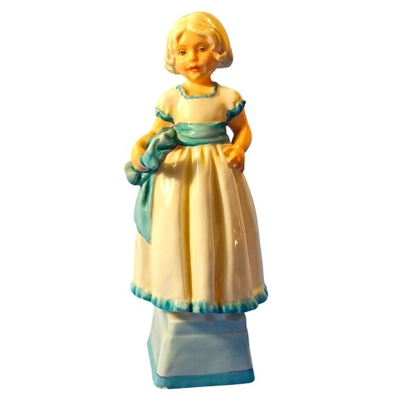 Royal Worcester 1949 Bone China Figurine Monday Child Fair Of Face #3257 England - Picture 1 of 16